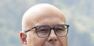 Сръбският премиер подаде оставка