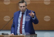 Двете ДПС-та се сбиха с думи в пленарната зала