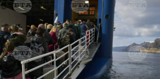 Обявиха извънредно положение в Санторини, трусовете продължават