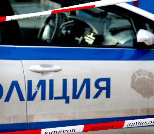 След гонка задържаха 19-годишен шофьор на тир без книжка, баща му опита да осуети ареста