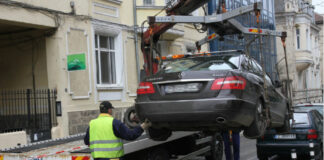 Вдигат таксите на наказателните паркинги в София