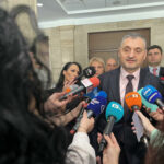 Кирил Добрев: Политически шарлатани ме карат да свалим правителство, в което до вчера искаха да участват