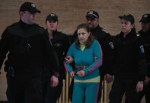 Съдът праща за 30 дни в психиатрия за изследване Ксения, обвинена за убийството на двете си деца