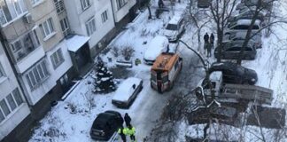 Пожар изпепели апартамент в столичния квартал „Банишора“, извадиха от огъня блокиран човек