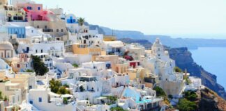 Българи остават в капан на Санторини, на острова започват свлачища