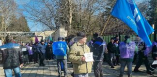 Работници на „ТЕРЕМ Хан Крум“ затвориха за час пътя София – Варна край Търговище с искания за работа и изплащане на заплати