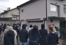 Протест в Перник и Дивотино пред къщата на семейството на мъчителката на животни Габриела Сашова