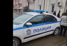 В МВР започва проверка за патрулката, блокирала трамвайни релси