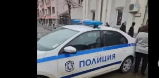 В МВР започва проверка за патрулката, блокирала трамвайни релси