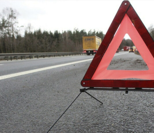 Камион удари кола в Хаинбоаз, дете загина