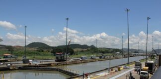 Консорциум от САЩ купи фирмата, която контролира Панамския канал