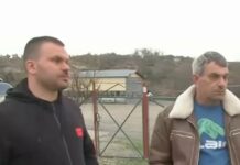 Мъж опита да прегази бивши работодатели, влачи ги на предния капак на колата си