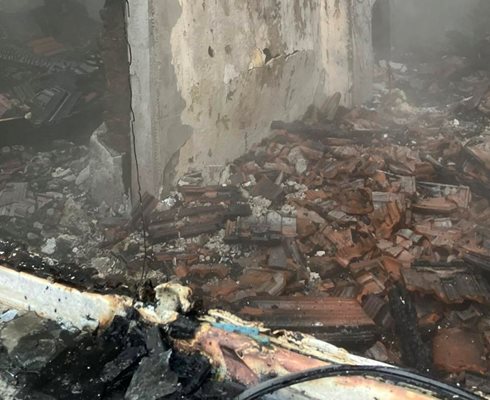Газова бутилка се е взривила и предизвикала пожар в къща