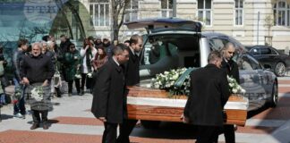 Близки и колеги изпратиха актьора Васил Банов в последния му път