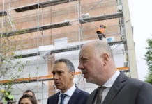 Росен Желязков даде началото на програмата за саниране на блокове в Бургас