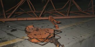 Силен вятър събори кран върху лодки на пристанището в Поморие