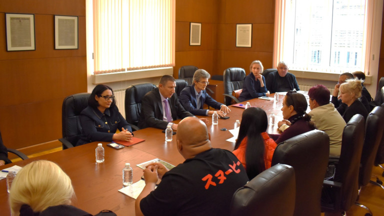 И ф главен прокурор Борислав Сарафов представи пред представители на