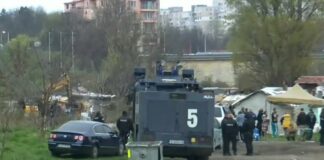 Започна събарянето на незаконните постройки в „Захарна фабрика“