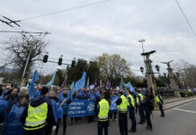 Протестиращите от столичния градски транспорт ще чакат Терзиев утре сутринта пред общината