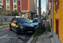 Шофьор с над 2 промила алкохол удари паркиран автомобил в Казанлък