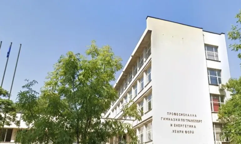 Спокойно е преминала нощта за 16 годишния ученик който вчера падна