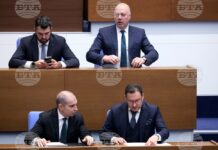 Предизвестено и вторият вот на недоверие се провали