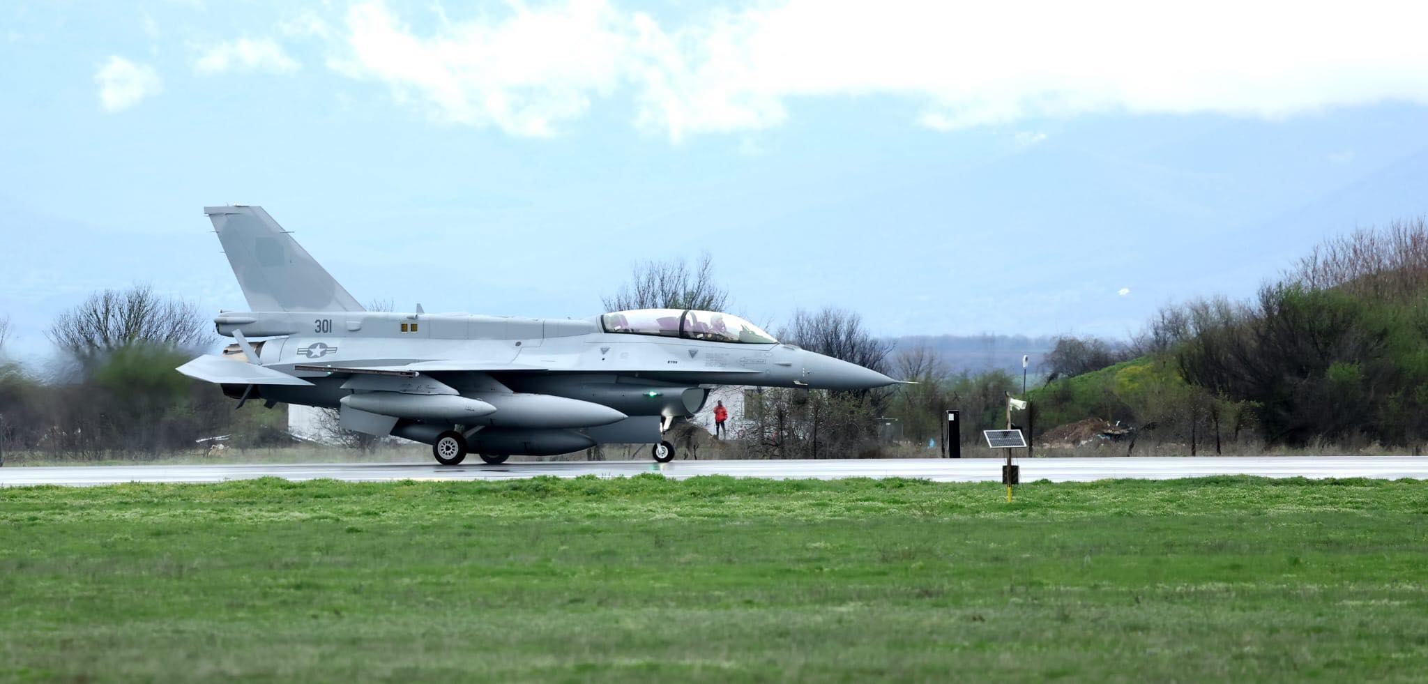 Вторият български изтребител F16 Блок 70 ще пристигне днес в