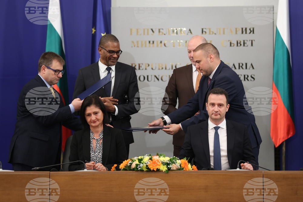 Министърът на енергетиката Жечо Станков и изпълнителният вицепрезидент проучвания стратегия