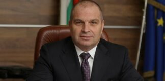 Караджов предлага заключващи дрегери за шофьорите в ученическите автобуси