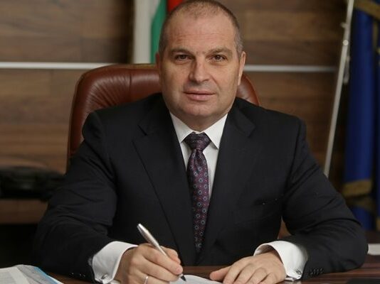 Караджов разговаря с гръцкия си колега за блокадите на границата