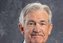 Американските акции и доларът отново се сринаха, след като Тръмп атакува шефа на Федералния резерв