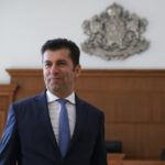 Съдът праща Кирил Петков за психиатрична и психологична експертиза във Варна по делото срещу Пеевски