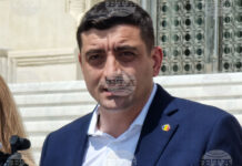 В Румъния на балотаж отиват Симион и Дан