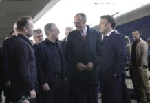 Канцеларията на Макрон за твърденията, че е употребявал кокаин с Мерц напът за Киев: Това е дезинформация