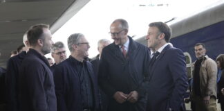 Канцеларията на Макрон за твърденията, че е употребявал кокаин с Мерц напът за Киев: Това е дезинформация