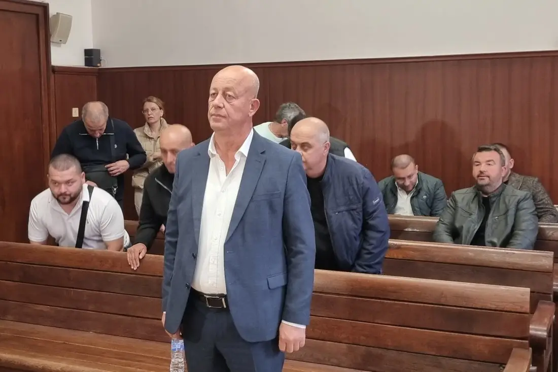 Кметът на община Минерални бани Мюмюн Искендер остава на поста