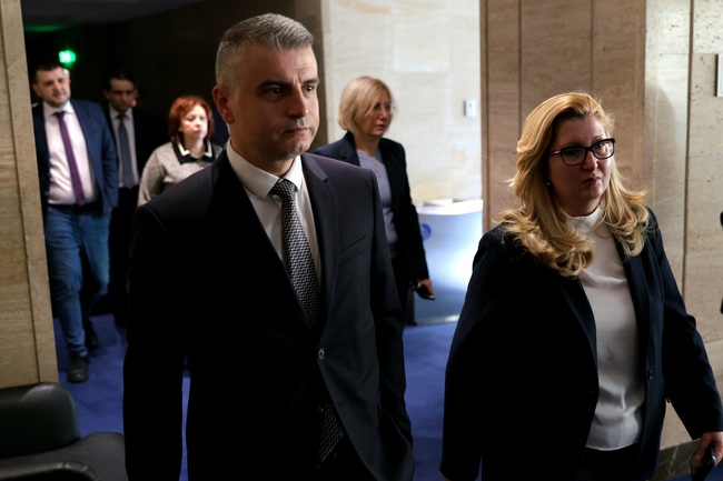 Ако преди една година във временната комисия за договора с