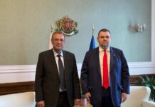 Чакъров се отказал от делото за изключване на Пеевски от ДПС, прекратено е