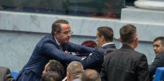 Толкова са смотани, че дори БСП с облизването на подметките на китайците изглеждат възвишени