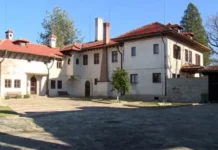 Сакскобургготски продаде къщата в Баня за 2,5 млн. лева на Георги Самуилов