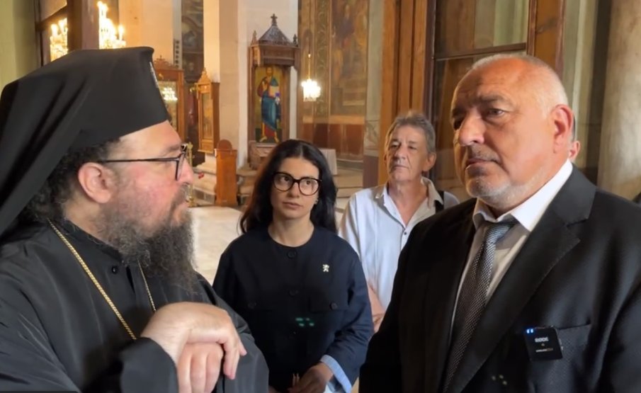 Лидерът на ГЕРБ Бойко Борисов посети храм Свети Димитър във