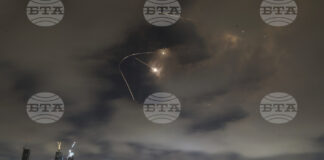 Иран отвърна на удара, изстреля 30 ракети срещу Израел