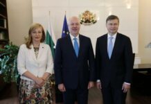 Валдис Домбровскис и Екатерина Захариева са на посещение в България