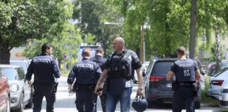 Австрия обяви 3-дневен траур след стрелбата в училището „Борг“, при която загинаха 10 души