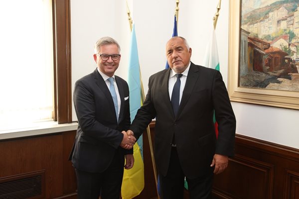 Лидерът на ГЕРБ Бойко Борисов се е срещнал с еврокомисаря