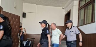 Оставиха в ареста двамата лекари от Пловдив, обвинени за разпространение на метадон