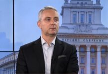 И конституционалистът Стоил Моллов напуска ПП: Необходими са оставки на поне още трима