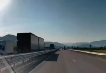 Заснеха два тира в насрещното на скоростен път