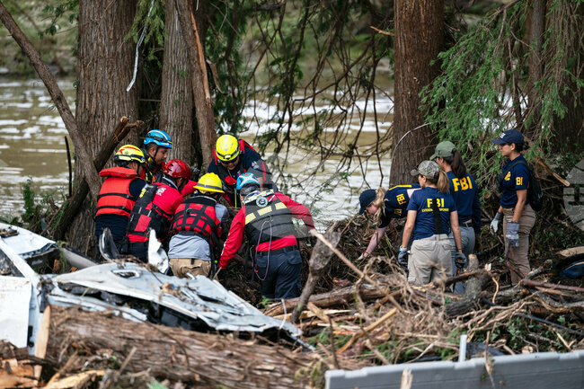Броят на загиналите при опустошителните наводнения в щата Тексас на