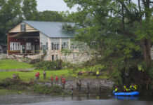 Броят на жертвите на наводненията в Тексас стигна 82-ма, десетки са в неизвестност